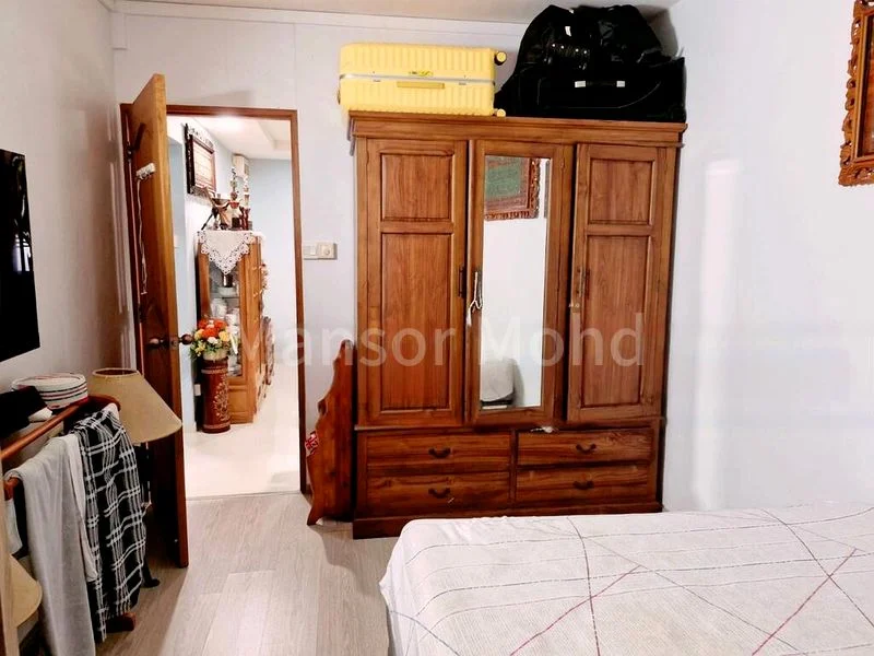 4 Room (4S) HDB for Sale in  527 Hougang Avenue 6 - Image 5