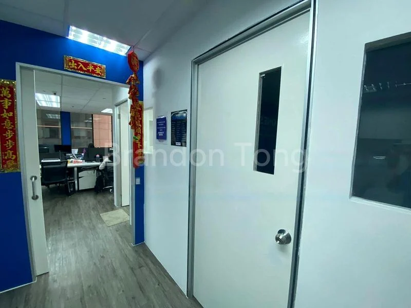 Office for Sale: International Plaza - Image 2