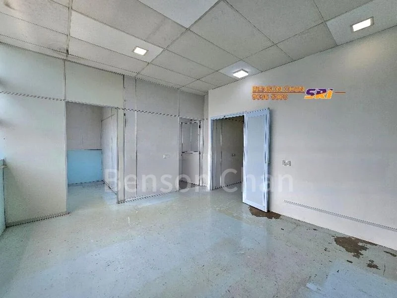 Light Industrial (B1) for Rent: Lipo Building - Image 6