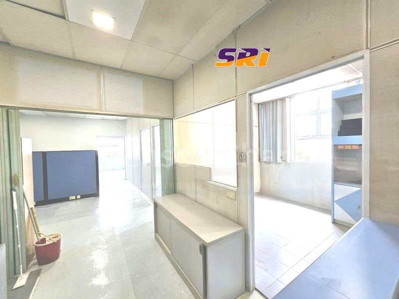 Light Industrial (B1) for Rent: Lipo Building - Image 5