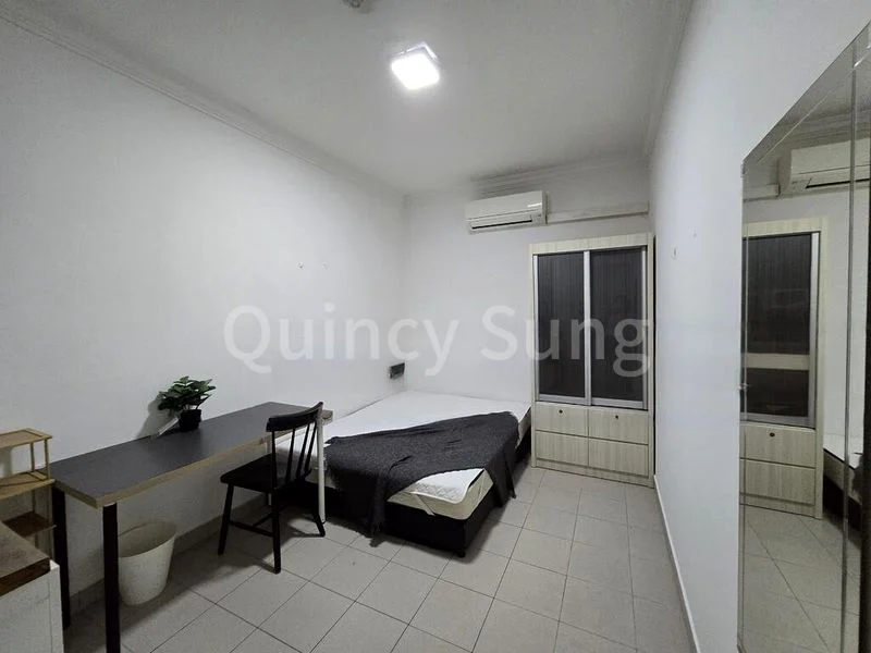 Room (Landed) for Rent in Harbourfront Tower One - Image 3