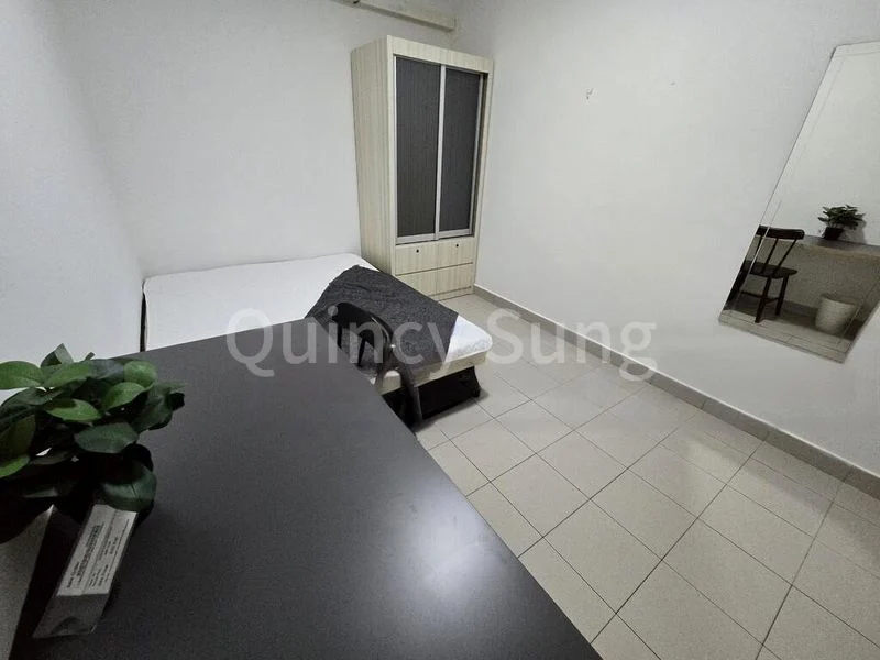 Room (Landed) for Rent in Harbourfront Tower One - Image 1