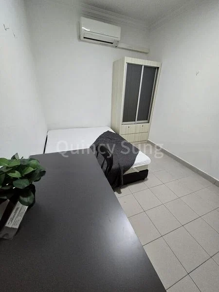 Room (Landed) for Rent in Harbourfront Tower One - Image 4