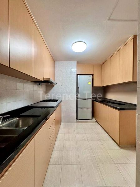 3 Bed Apartment (Condo) for Sale in  Santa Fe Mansions - Image 6