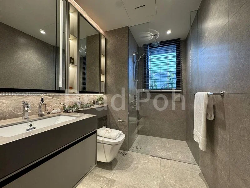 4 Bed Condo for Sale in Penrith - Image 1