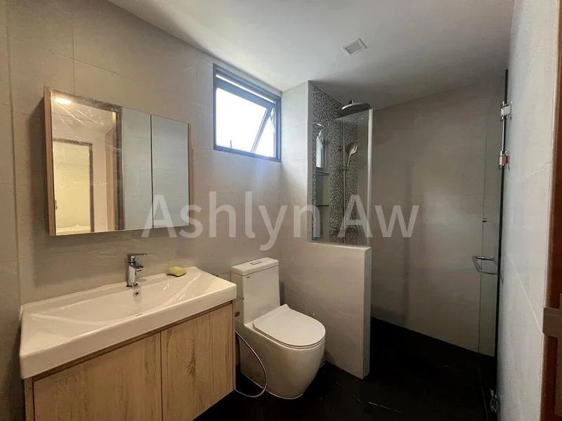 Master Room (Landed) for Rent in  Watten Hill - Image 4