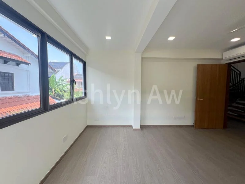 Master Room (Landed) for Rent in  Watten Hill - Image 2