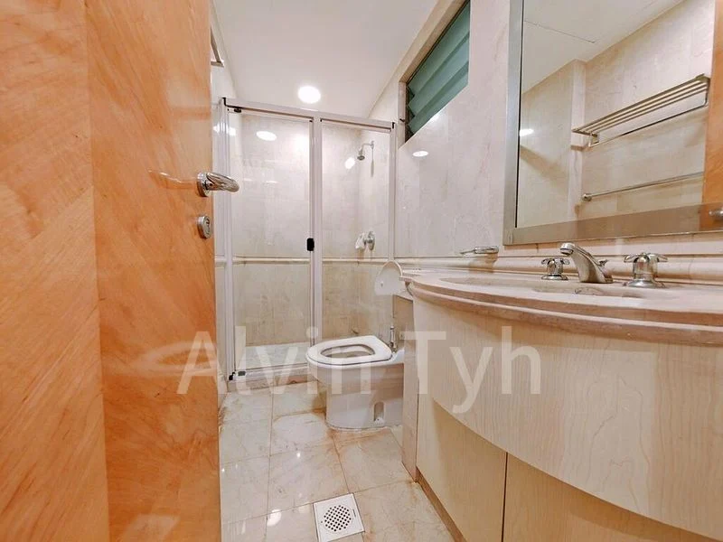 4 Bed Condo for Rent in  Grange 70 - Image 1