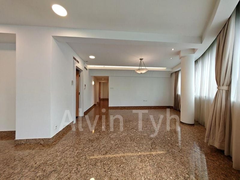 4 Bed Condo for Rent in  Grange 70 - Image 7