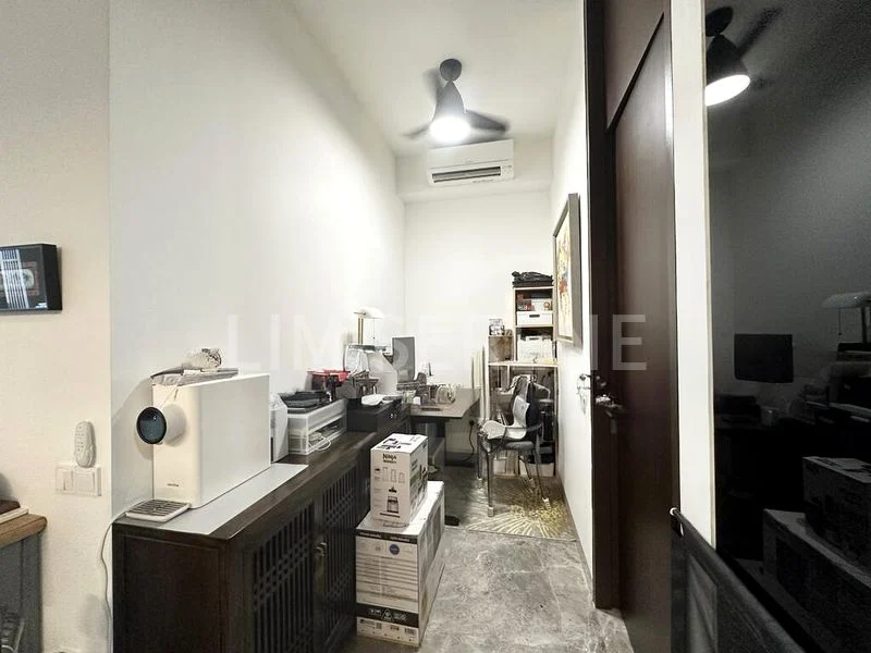 1 Bed Condo for Rent in  Jervois Privé - Image 3