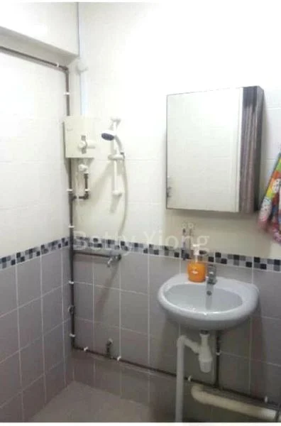 Common Room (HDB) for Rent in  58 Chai Chee Drive - Image 5