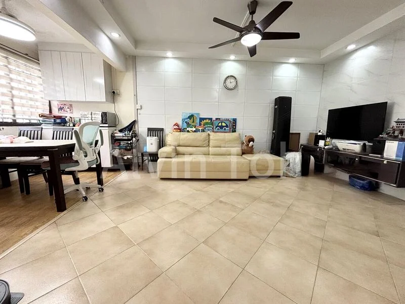 5 Room (5I) HDB for Sale in  899A Woodlands Drive 50 - Image 2