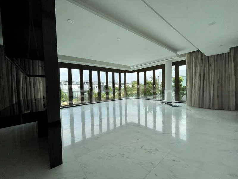 5 Bed Bungalow (Landed) for Sale in Cove Drive - Image 10