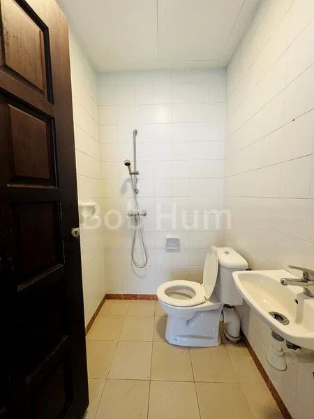 5 Bed Bungalow (Landed) for Rent in Petir Road - Image 13