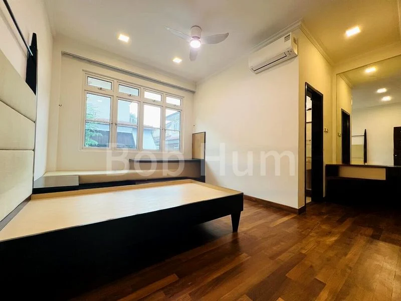 5 Bed Bungalow (Landed) for Rent in Petir Road - Image 7