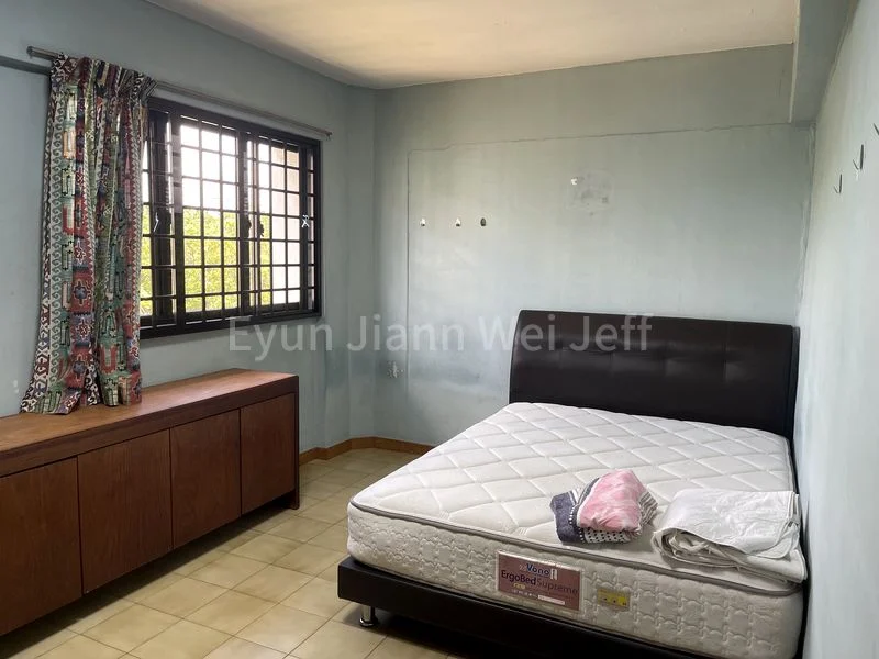Common Room (HDB) for Rent in 303 Jurong East Street 32 - Image 3