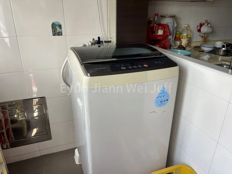 Common Room (HDB) for Rent in 303 Jurong East Street 32 - Image 4