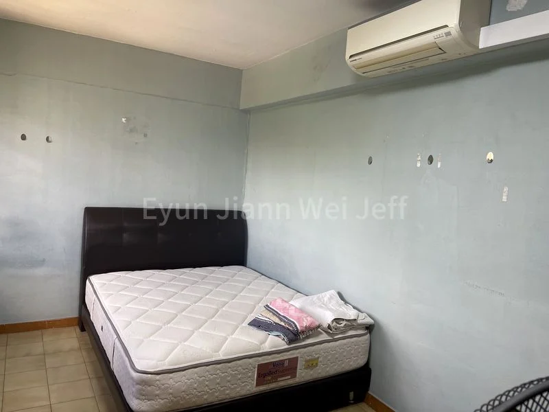 Common Room (HDB) for Rent in 303 Jurong East Street 32 - Image 1