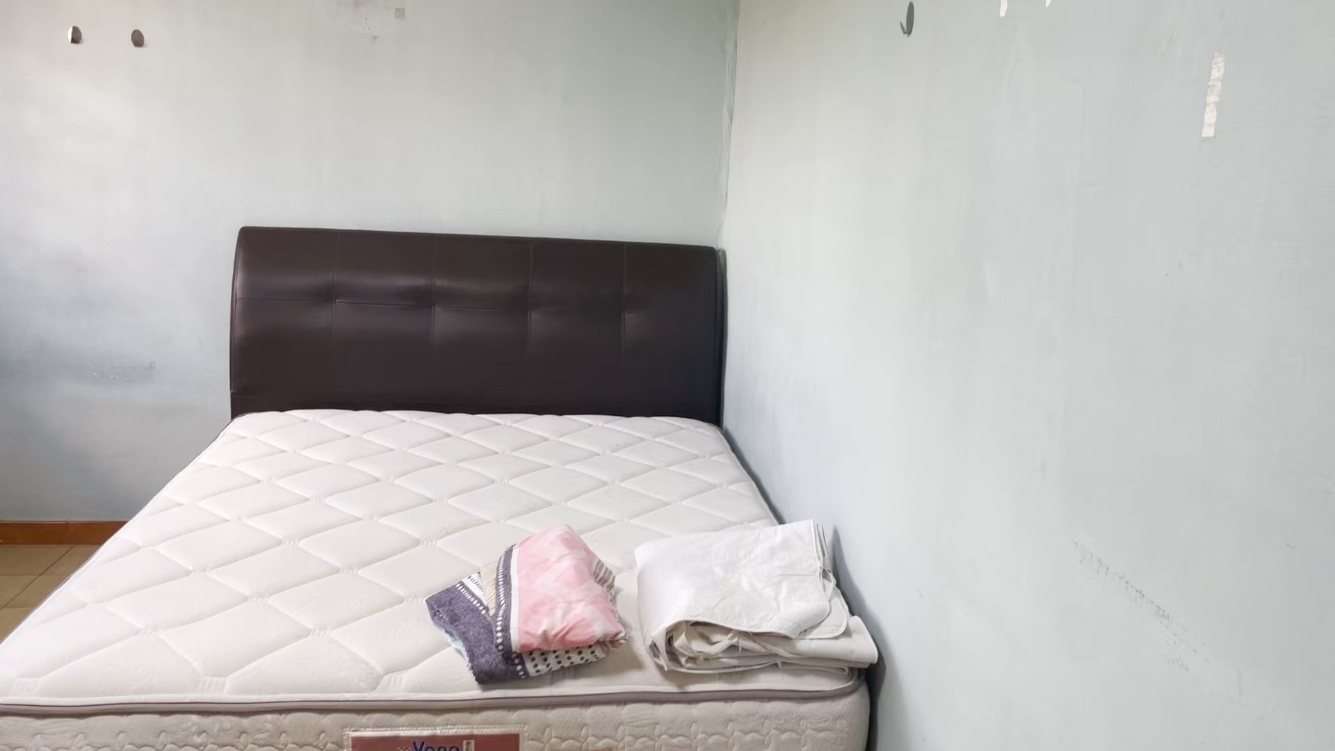 Common Room (HDB) for Rent in  303 Jurong East Street 32 - Image 9