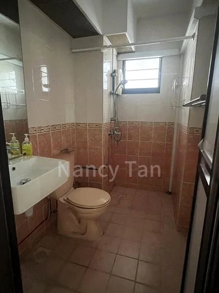 4 Room (4A) HDB for Rent in  461 Clementi Avenue 3 - Image 1