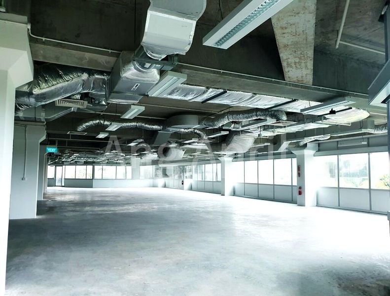 Quality Space, 5 Minutes to Shuttle Bus Ride - Image 9