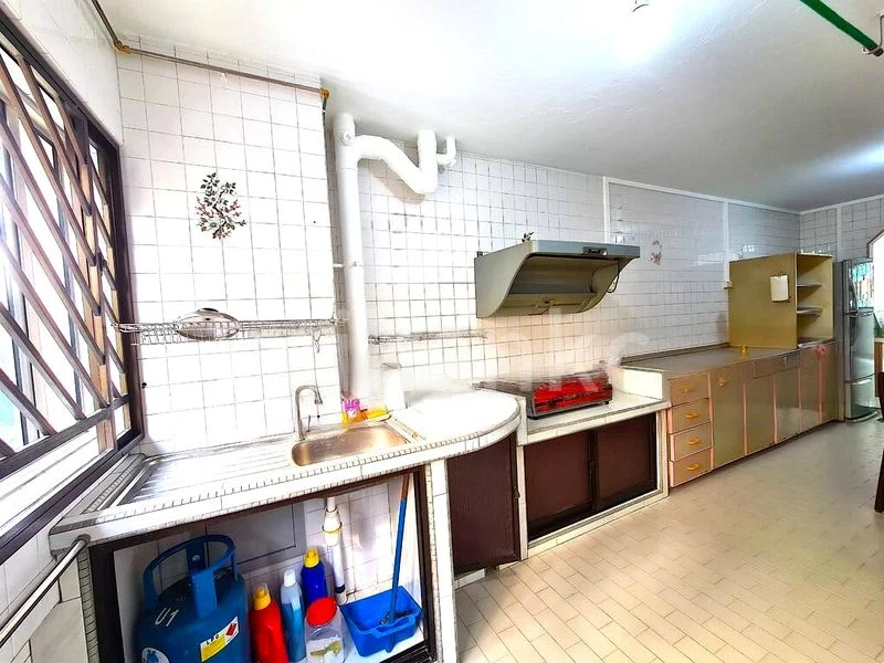 4 Room (4I) HDB for Rent in 650 Hougang Avenue 8 - Image 1