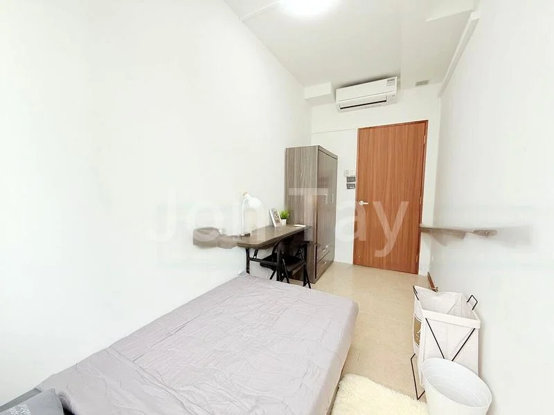 Common Room (Condo) for Rent in  The Lakeshore - Image 5