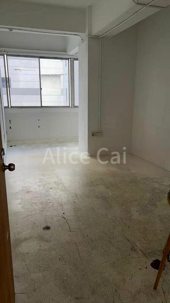 Light Industrial (B1) for Rent: Quartz Industrial Building - Image 2