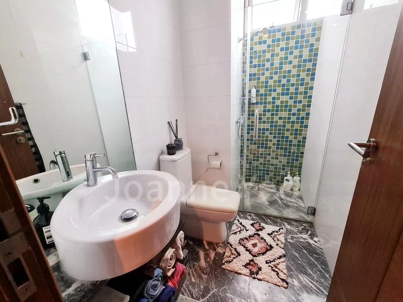 2 Bed Apartment (Condo) for Rent in  Mill Point - Image 7