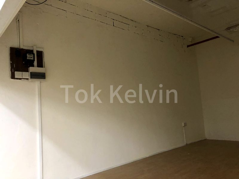Shop / Shophouse for Sale: Queensway Shopping Centre - Image 3