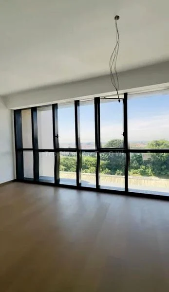 4 Bed Condo for Sale in  Sceneca Residence / Sceneca Square - Image 1