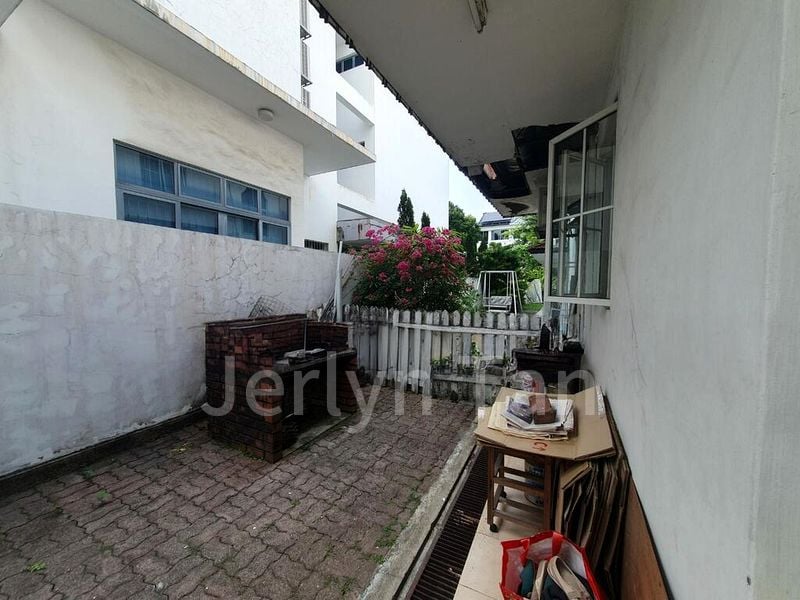 5 Bed Semi-Detached House (Landed) for Sale in Picardy Gardens - Image 1