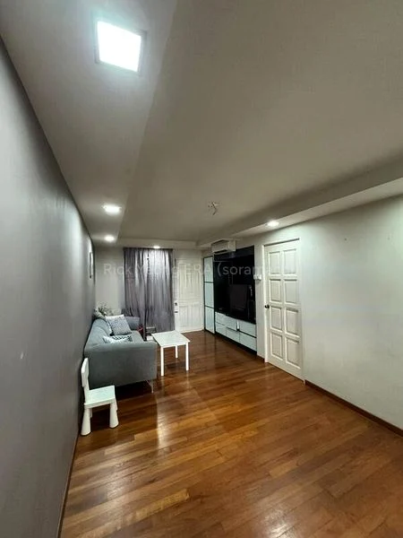 3 Room (3I) HDB for Sale in  152 Mei Ling Street - Image 1