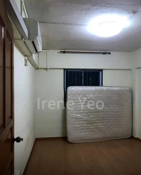 Common Room (HDB) for Rent in  233 Ang Mo Kio Avenue 3 - Image 1