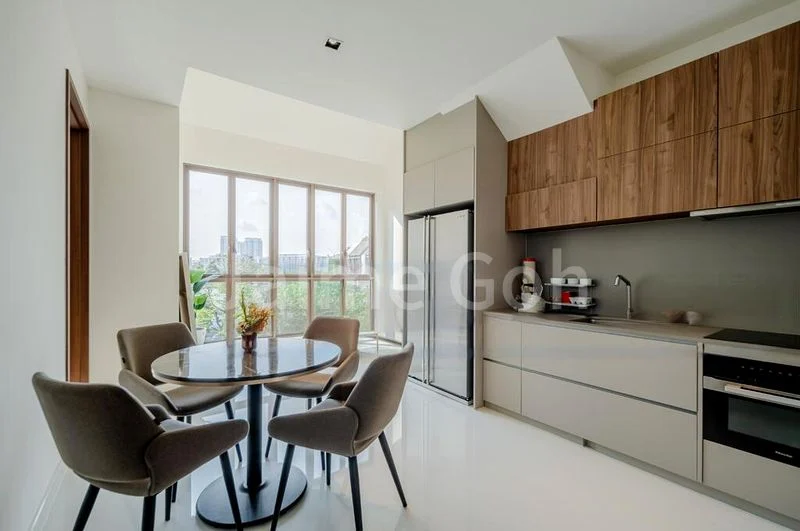 3 Bed Condo for Sale in Parksuites - Image 3