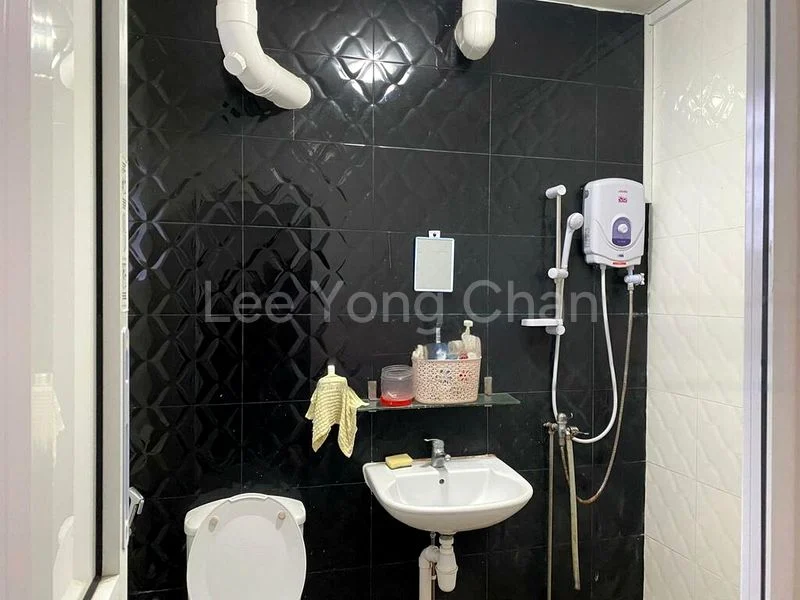 Common Room (HDB) for Rent in  309 Serangoon Avenue 2 - Image 8