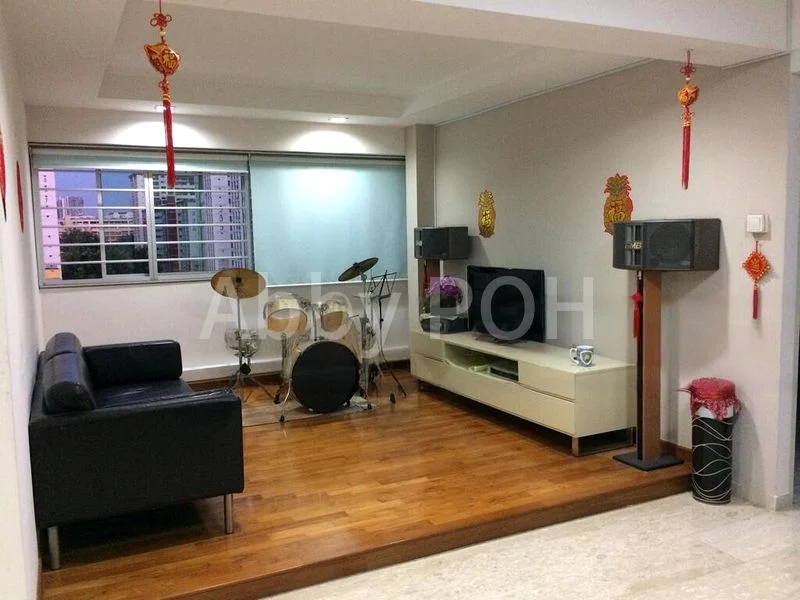 5 Room (5I) HDB for Sale in  220 Choa Chu Kang Central - Image 1