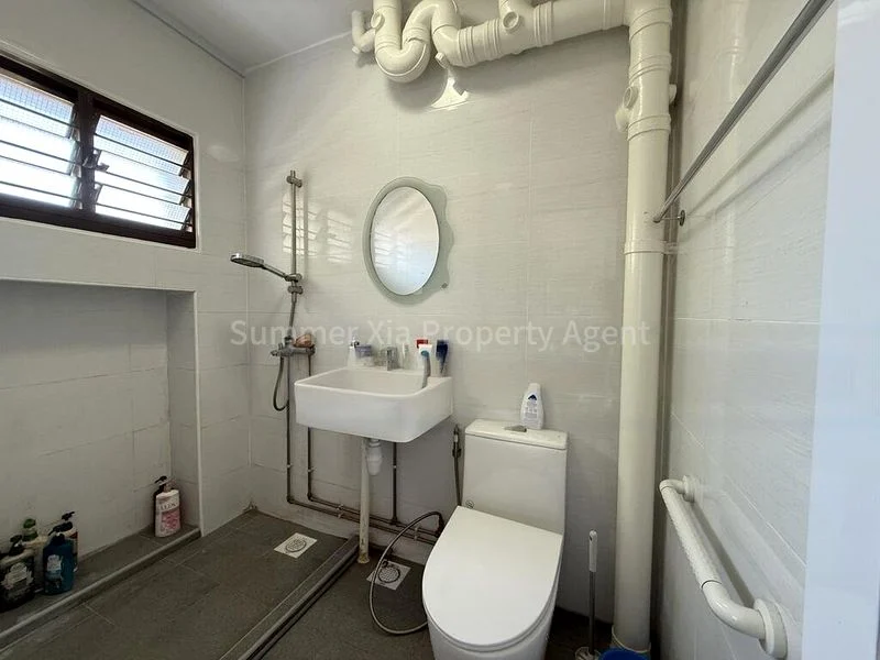 4 Room (4A) HDB for Sale in  125 Bukit Merah View - Image 8