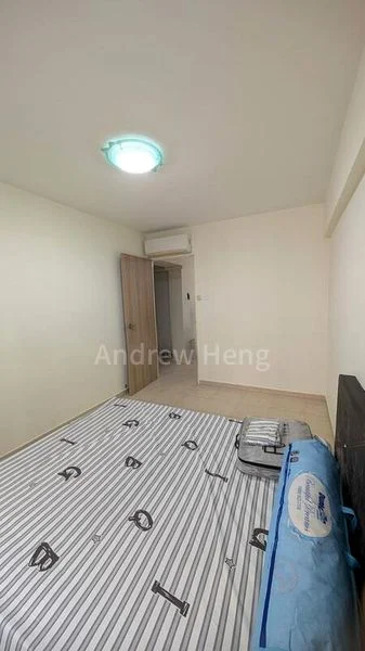 Common Room (HDB) for Rent in  111 Edgefield Plains - Image 4