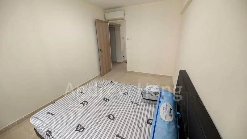 Common Room (HDB) for Rent in  111 Edgefield Plains - Image 3