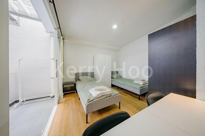 3 Bed Condo for Rent in  Evergreen View - Image 7