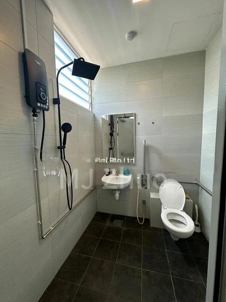 Office for Rent: JK Centre - Image 3