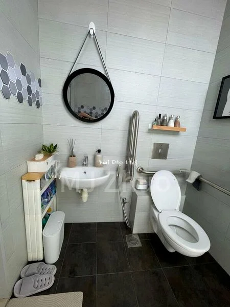 Office for Rent: JK Centre - Image 6