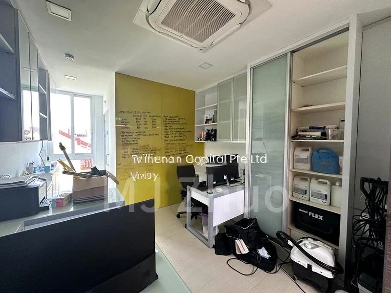 Office for Rent: JK Centre - Image 1