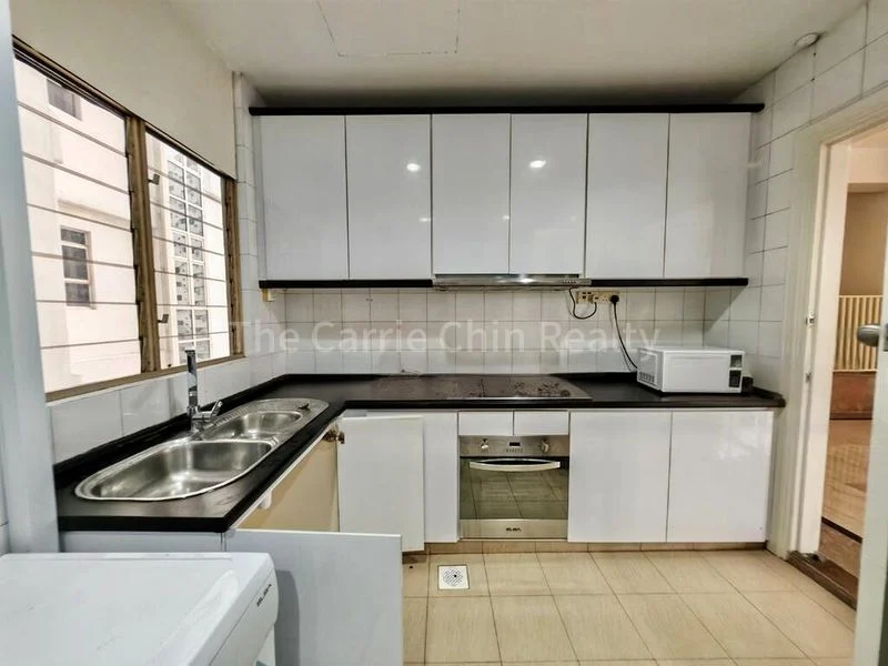 4 Bed Condo for Rent in  Leonie Condotel - Image 7