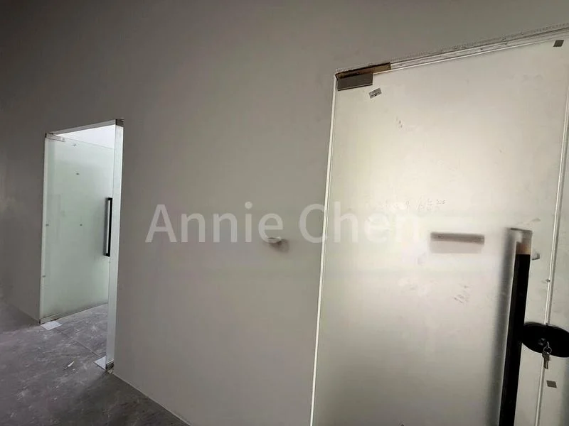 Light Industrial (B1) for Rent: Sindo Industrial Building - Image 7