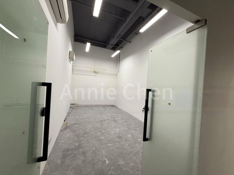 Light Industrial (B1) for Rent: Sindo Industrial Building - Image 2