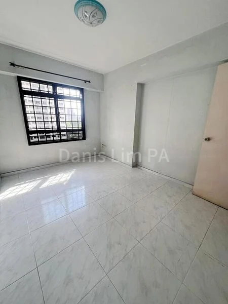 4 Room (4A) HDB for Sale in  119D Kim Tian Road - Image 8