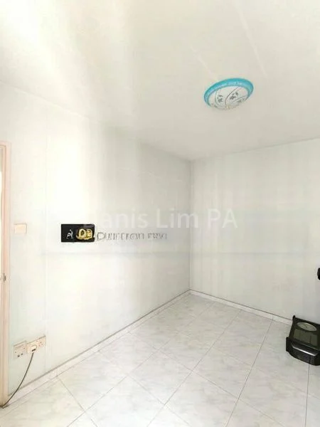 4 Room (4A) HDB for Sale in  119D Kim Tian Road - Image 7