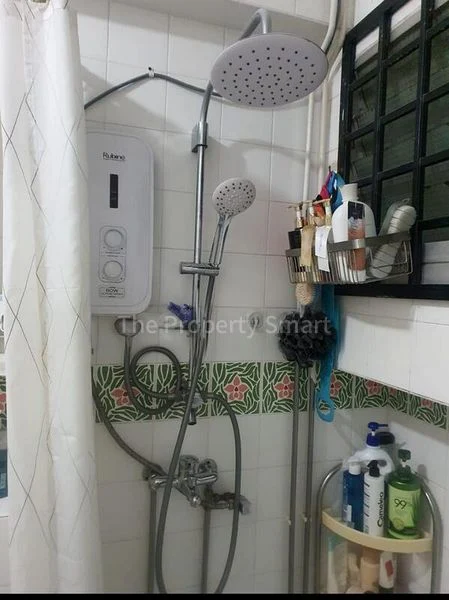 Common Room (HDB) for Rent in  217 Pasir Ris Street 21 - Image 5